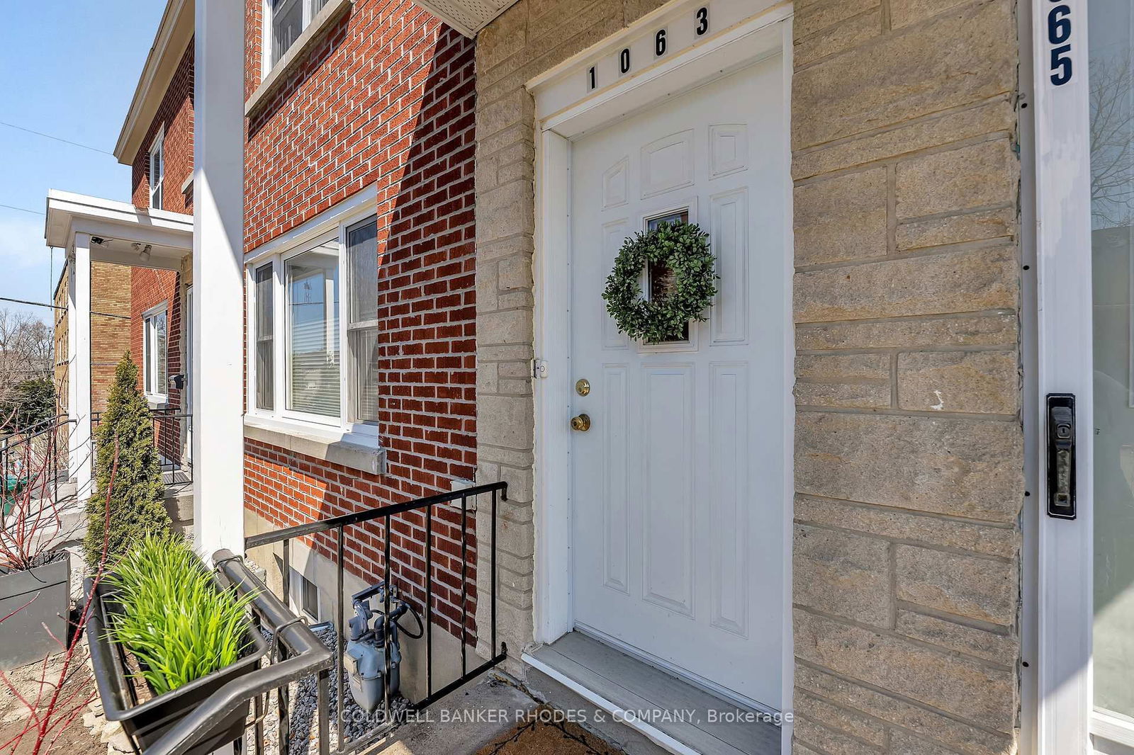 Townhouse sold at 1063 Silver Street, Ottawa, Carlington, K1Z 6J1 - MLS: X12099390