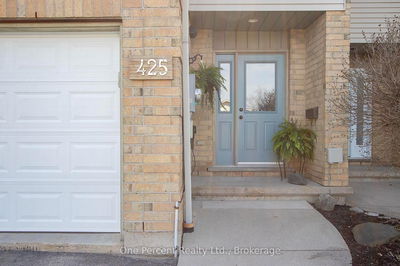 425 Greenwood Dr, Stratford - Stratford image-0-2