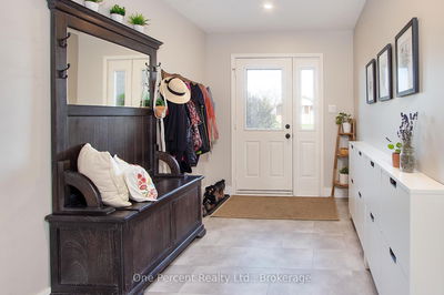 425 Greenwood Dr, Stratford - Stratford image-0-3