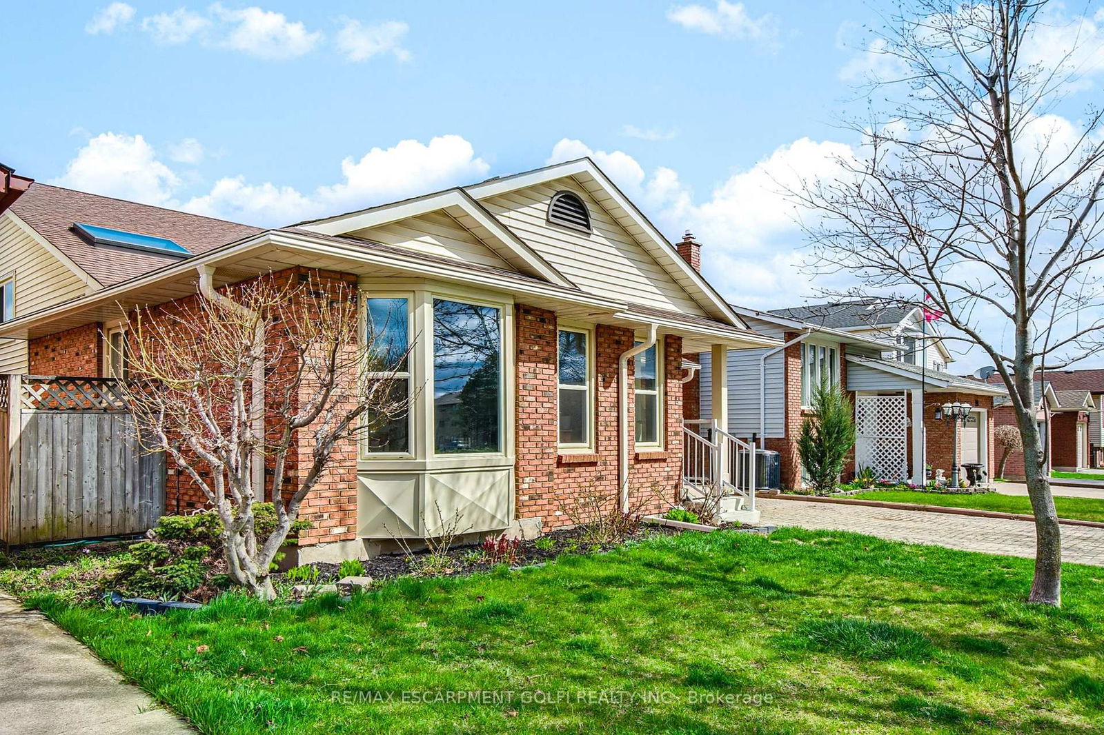 Detached House for sale at 87 ST. AUGUSTINE Drive, St. Catharines, Secord Woods, L2P 3V7 - MLS: X12099439