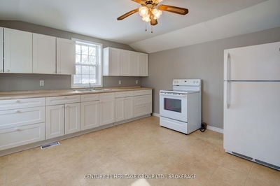 243 KING St, Gananoque - Gananoque image-0-1