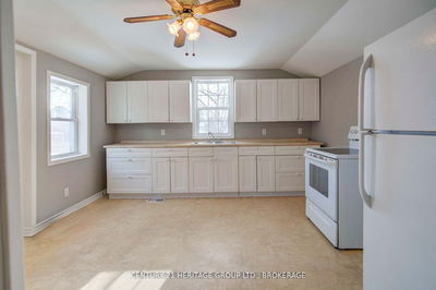 243 KING St, Gananoque - Gananoque image-0-2