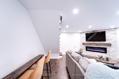885 Glen Cedar Dr, Selwyn - Selwyn image-0-4