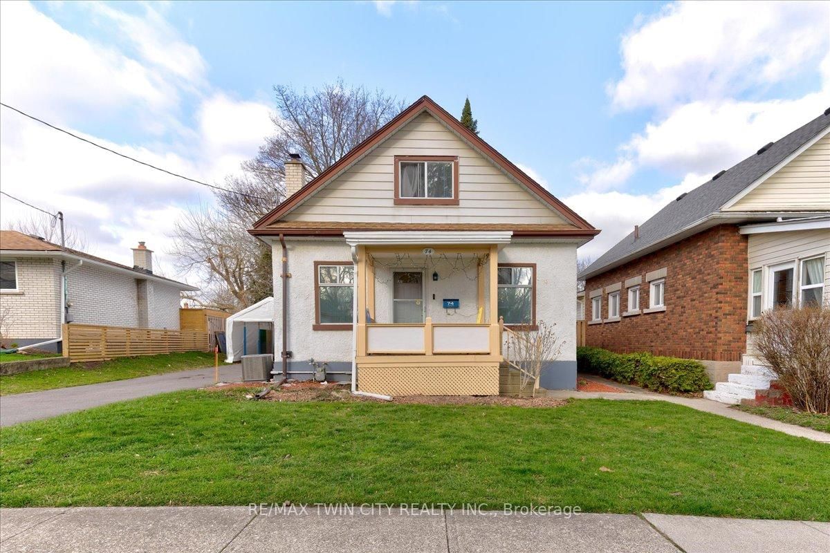 Detached House for sale at 74 Lincoln Avenue, Cambridge, N1R 4W9 - MLS: X12099982