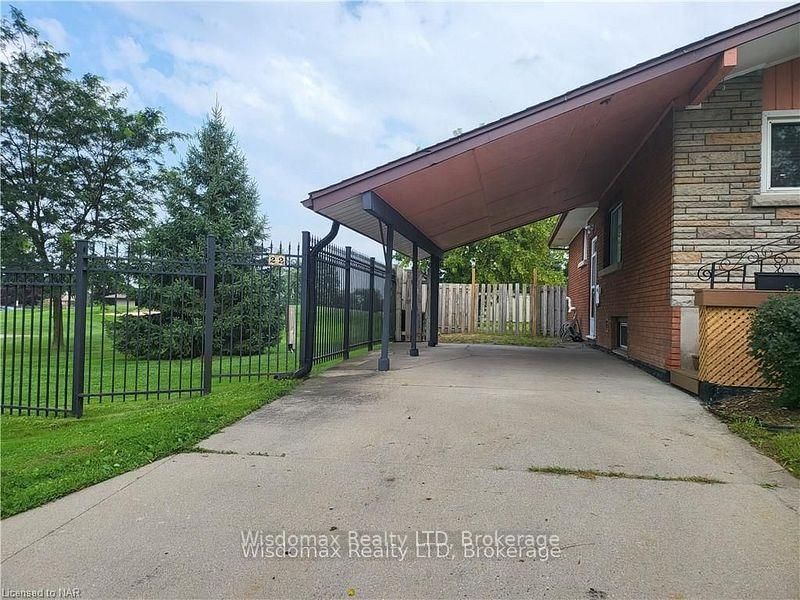 Detached House for sale at 22 Willowdale Avenue, St. Catharines, Old Glenridge, L2R 4K6 - MLS: X12100265