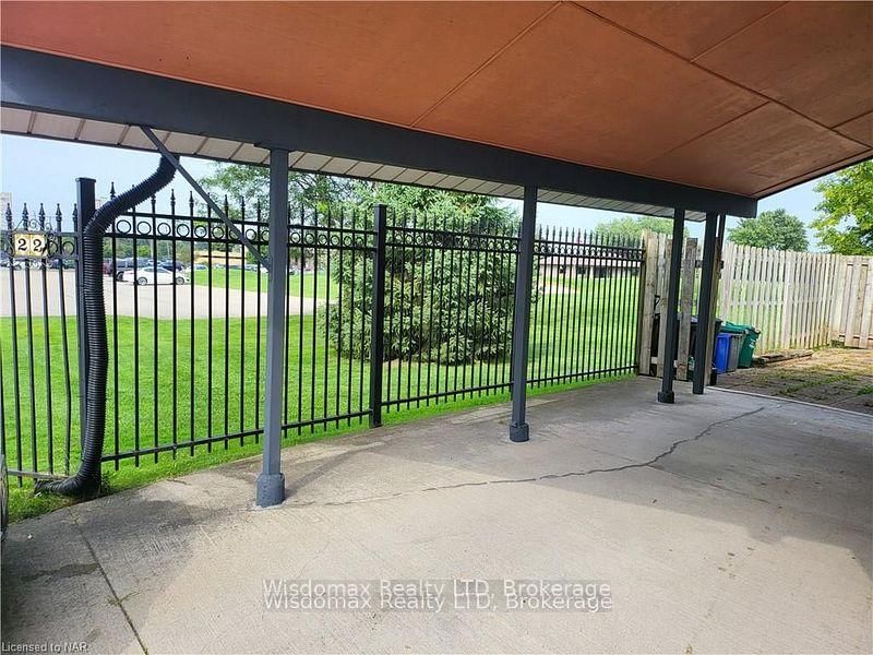 Detached House for sale at 22 Willowdale Avenue, St. Catharines, Old Glenridge, L2R 4K6 - MLS: X12100265