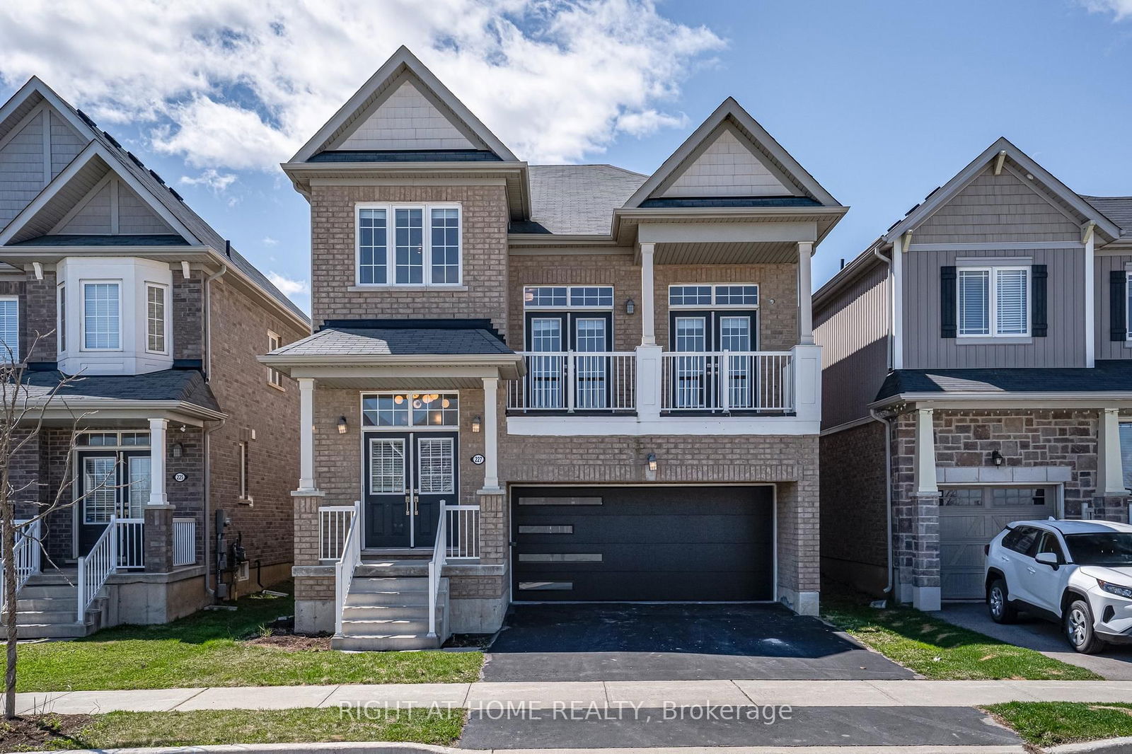 Detached House for sale at 227 Thompson Road, Haldimand, Haldimand, N3W 0C4 - MLS: X12100297
