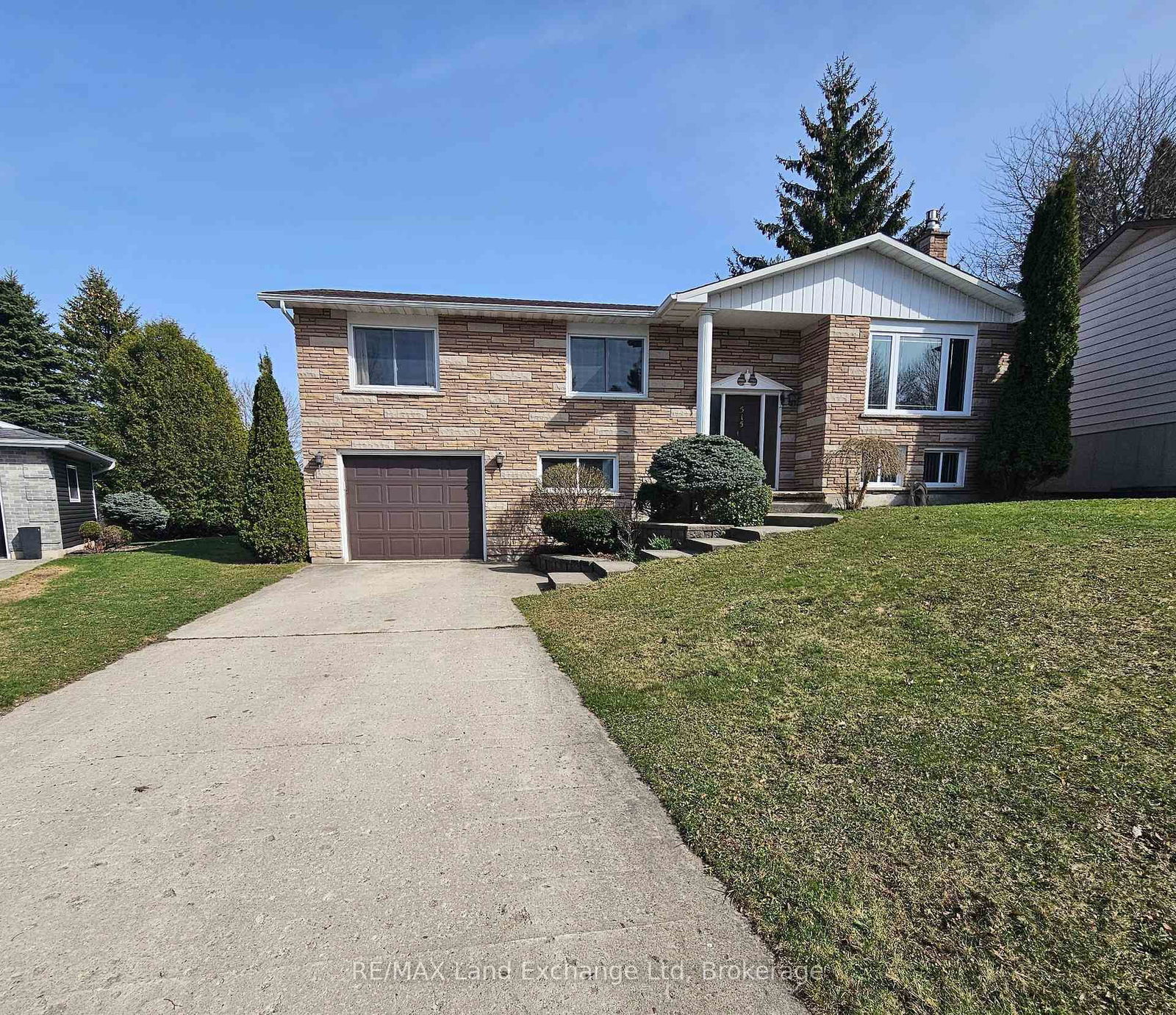 Detached House sold at 515 Maitland Crescent, North Huron, Wingham, N0G 2W0 - MLS: X12100326