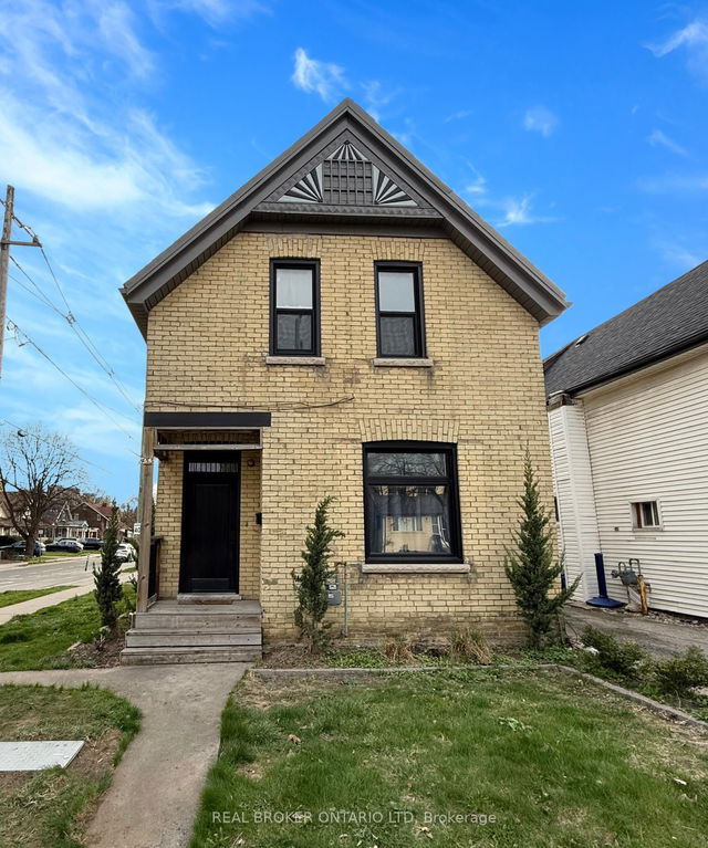 453 Quebec Street