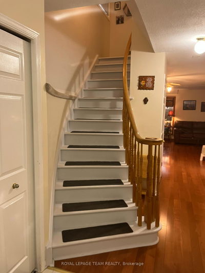 61 McGibbon Dr, Kanata - Katimavik image-0-2