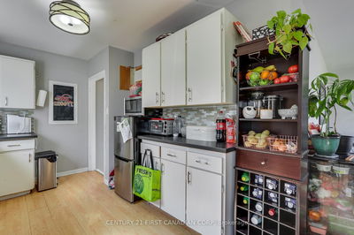 1153 Melsandra Ave, London - East A image-0-3
