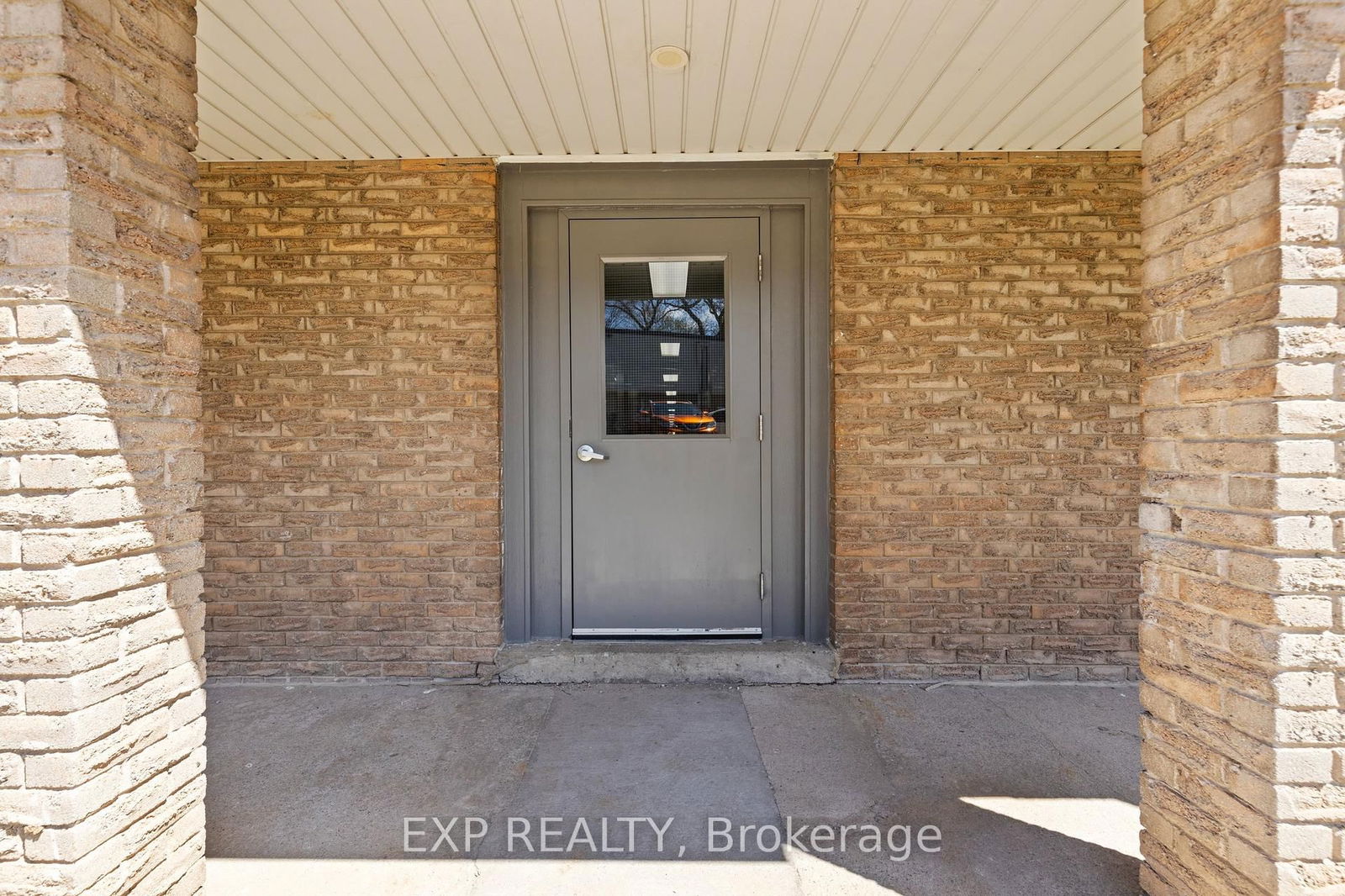 Townhouse sold at 188-17 Old Pine Trail, St. Catharines, Carlton/Bunting, L2M 6P9 - MLS: X12100545