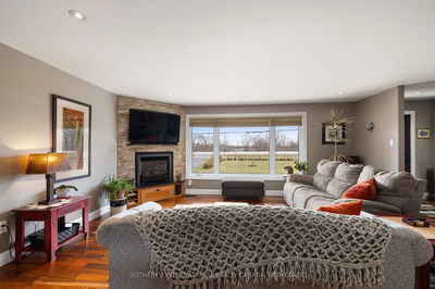 152 Thousand Islands Pkwy, Gananoque - Gananoque image-0-4