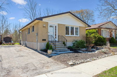 555 Fallingbrook Dr, Waterloo -  image-0-1