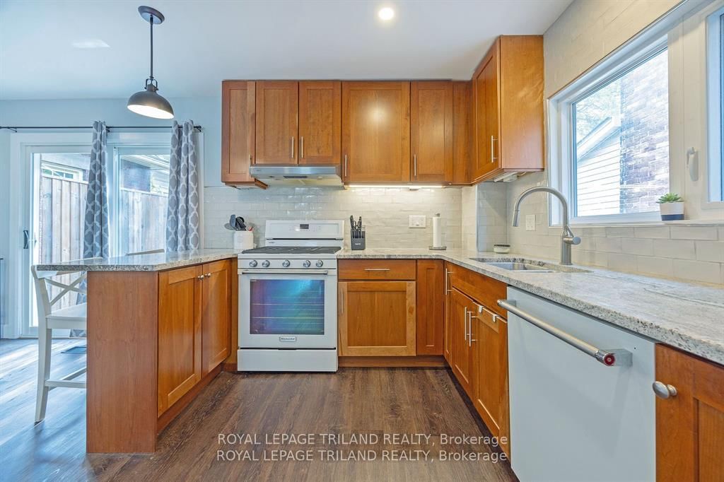 Listing Image 16