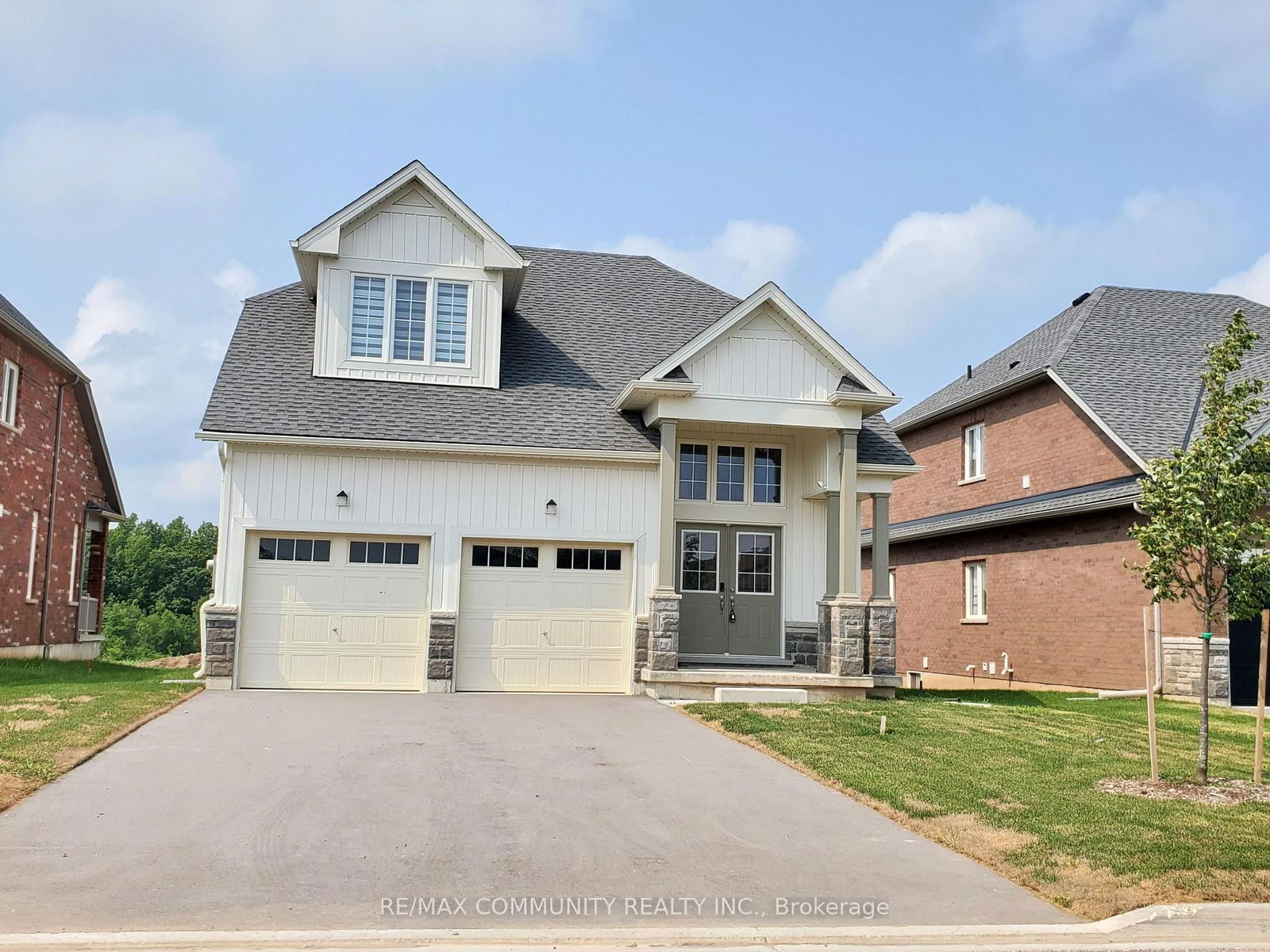 Detached House for sale at 1562 Marina Drive, Fort Erie, Crescent Park, L2A 5P2 - MLS: X12100918