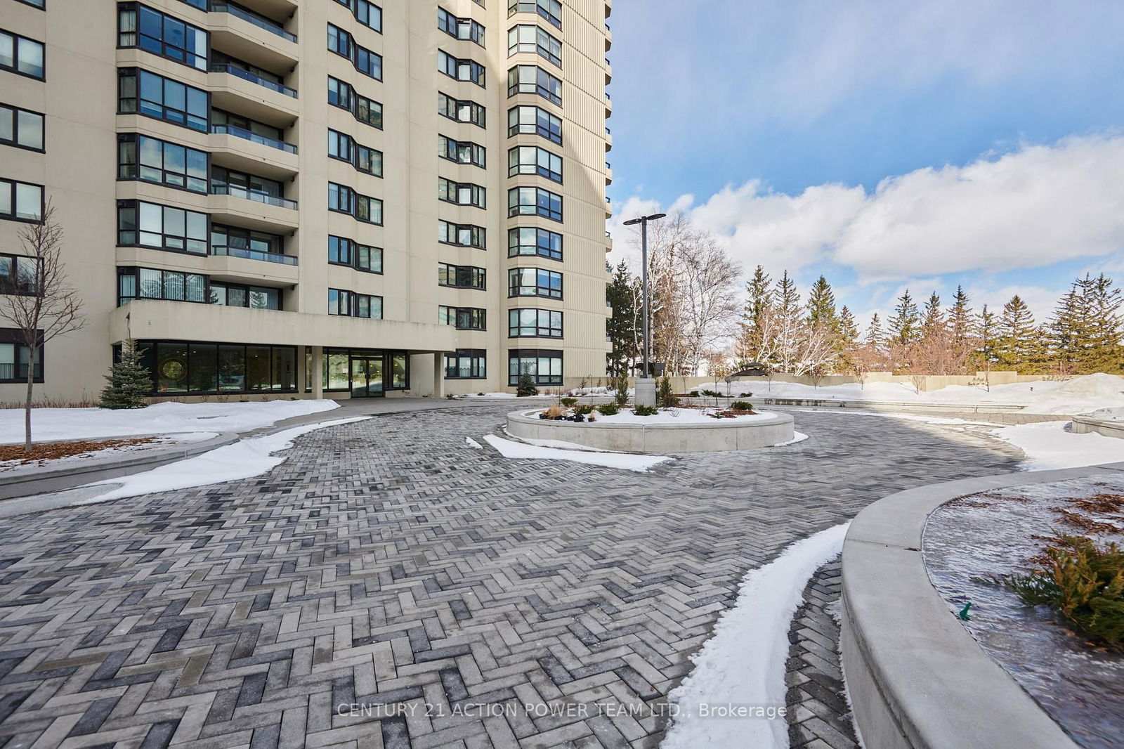 Condo for sale at 1803-1500 Riverside Drive, Ottawa, Riverview Park, K1G 4J4 - MLS: X12100953