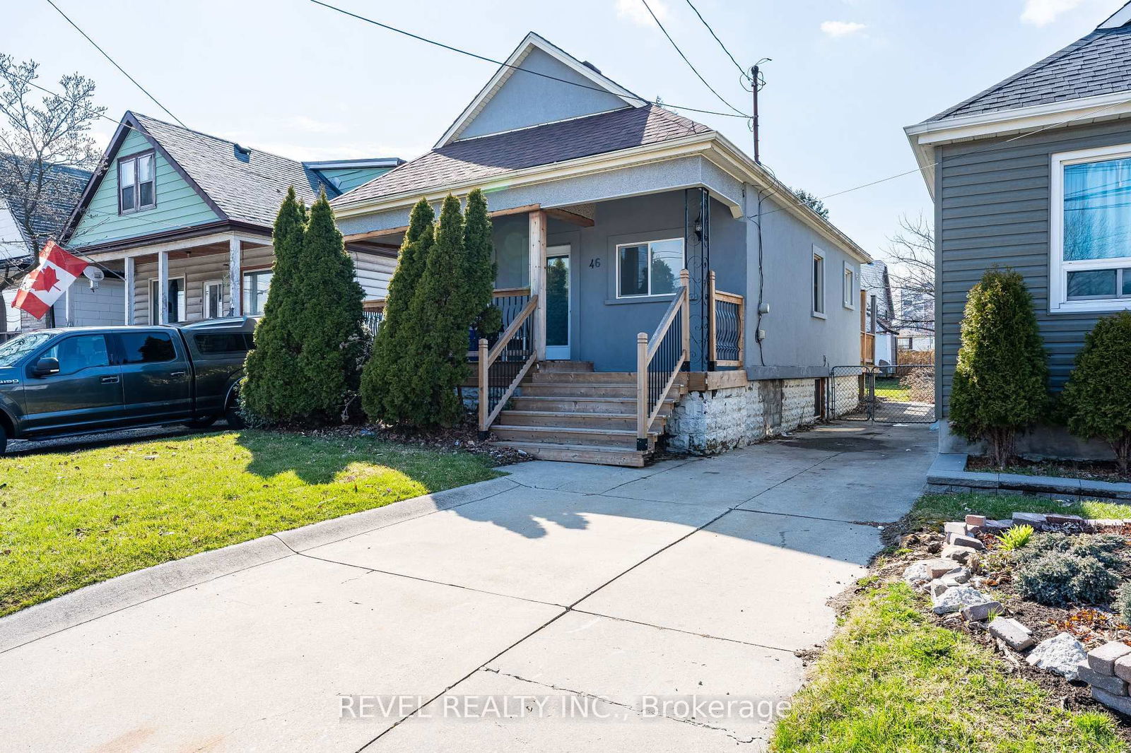 Detached House for sale at 46 East 7th Street, Hamilton, Centremount, L9A 3G8 - MLS: X12100961