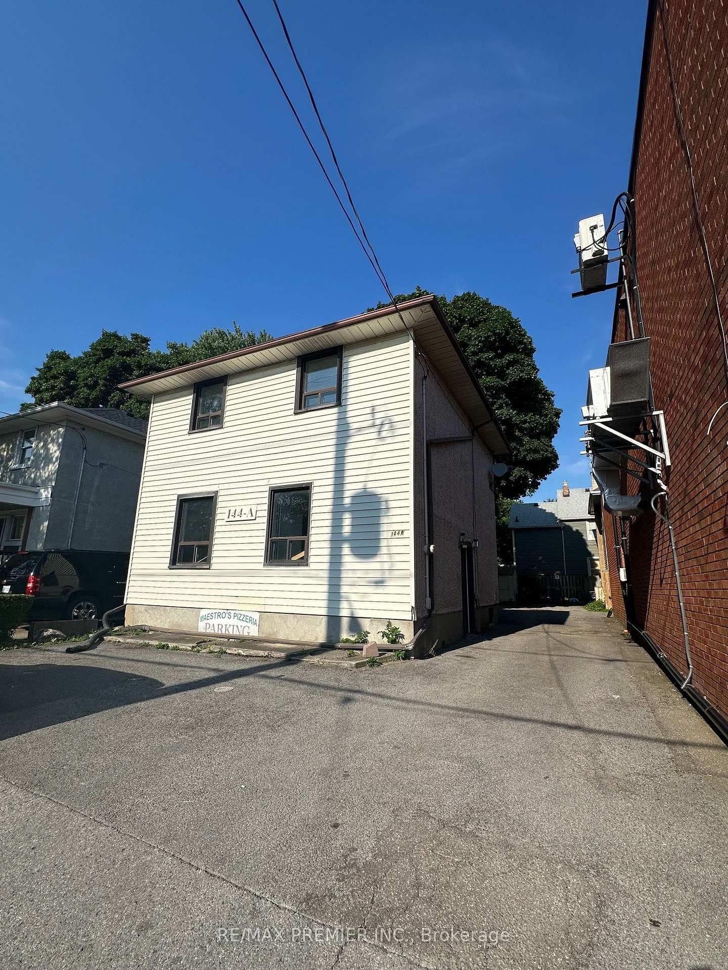 Detached House for sale at 144-A Lake Street, St. Catharines, Downtown, L2R 5Y3 - MLS: X12101000