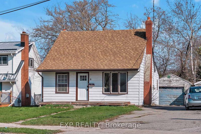 8 Jackson St, Quinte West - Trenton Ward image-0-0