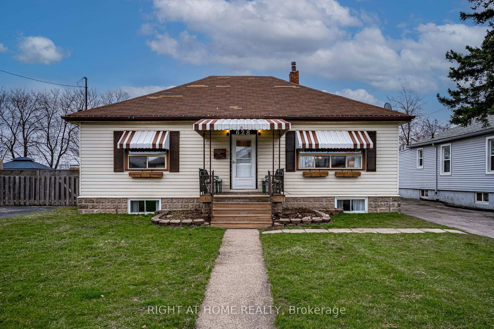 Detached House for sale at 628 Dunn Avenue, Hamilton, Parkview, L8H 6M4 - MLS: X12101160