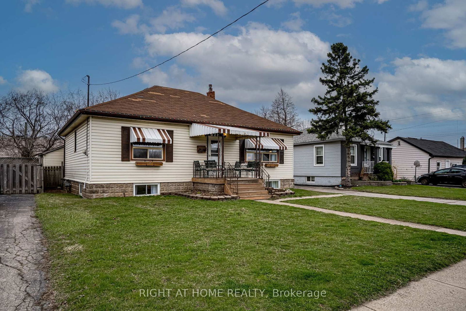 Detached House for sale at 628 Dunn Avenue, Hamilton, Parkview, L8H 6M4 - MLS: X12101160