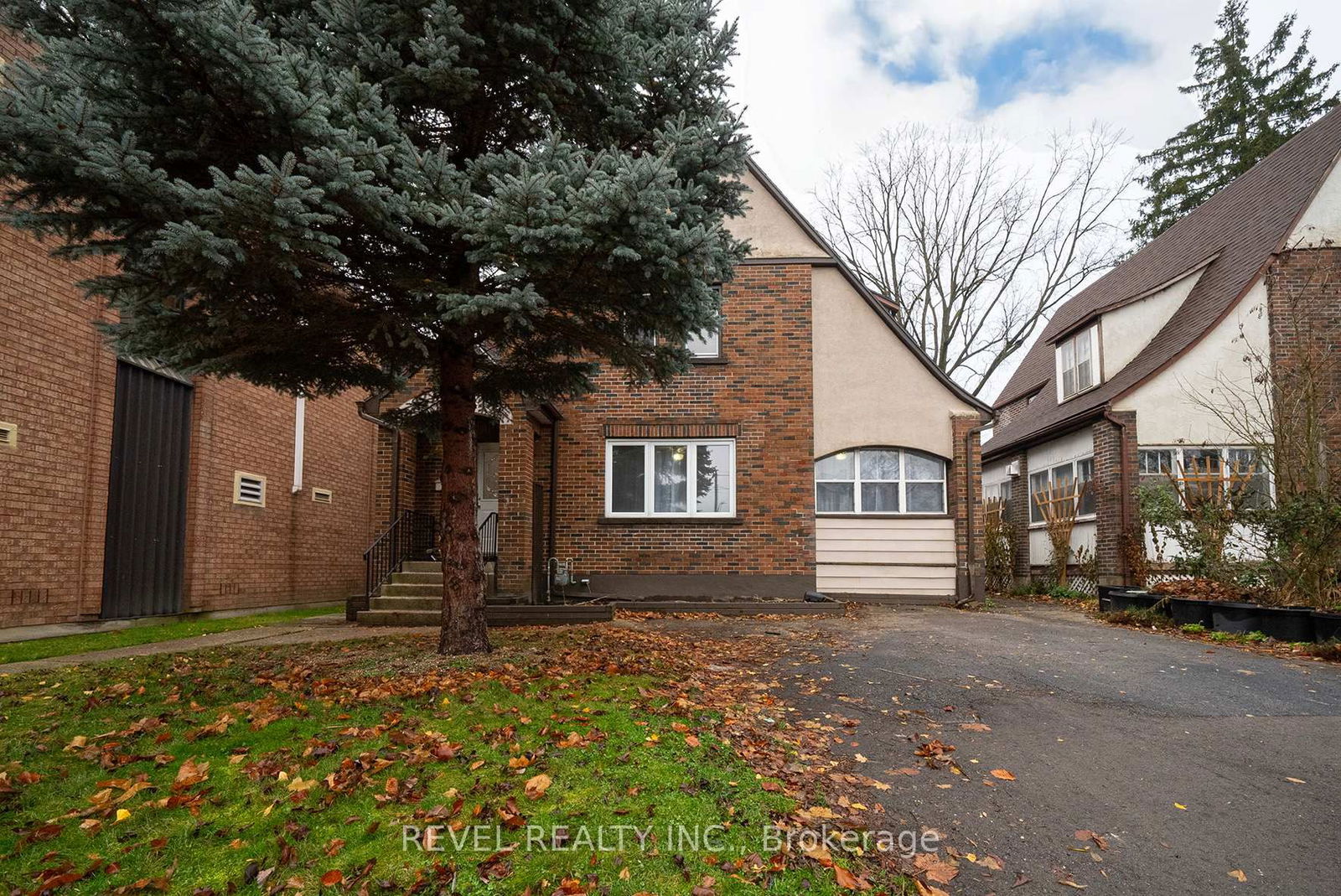 Detached House sold at 108 Colborne Street, Norfolk, Simcoe, N3Y 3V1 - MLS: X12101643