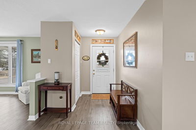 6481 Rideau Valley Dr, Manotick - Manotick South to Roger Stevens image-0-2