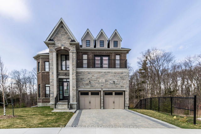 143 Ambrous Crescent