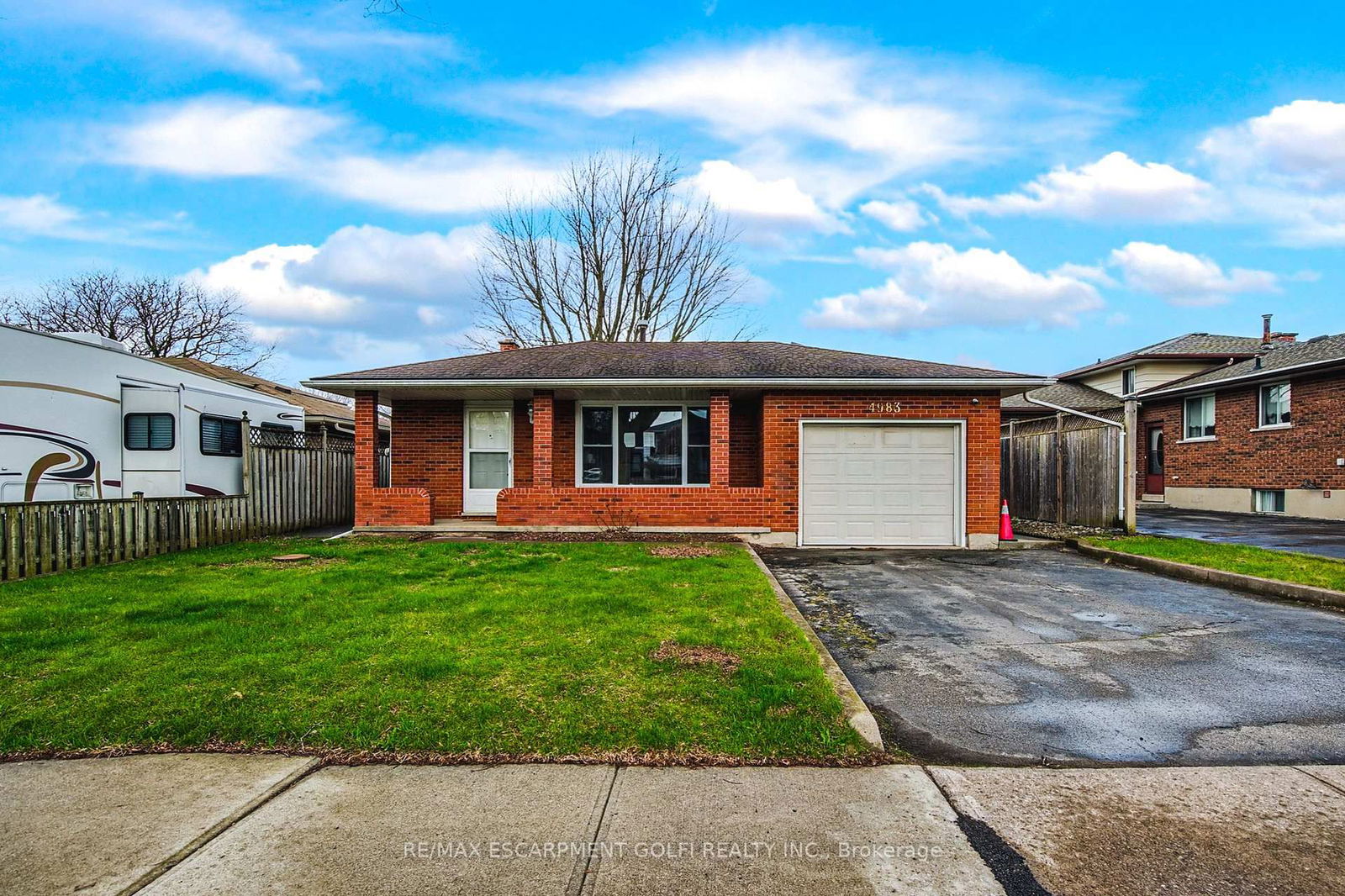Detached House for sale at 4983 University Avenue, Niagara Falls, Morrison, L2E 7B9 - MLS: X12101956