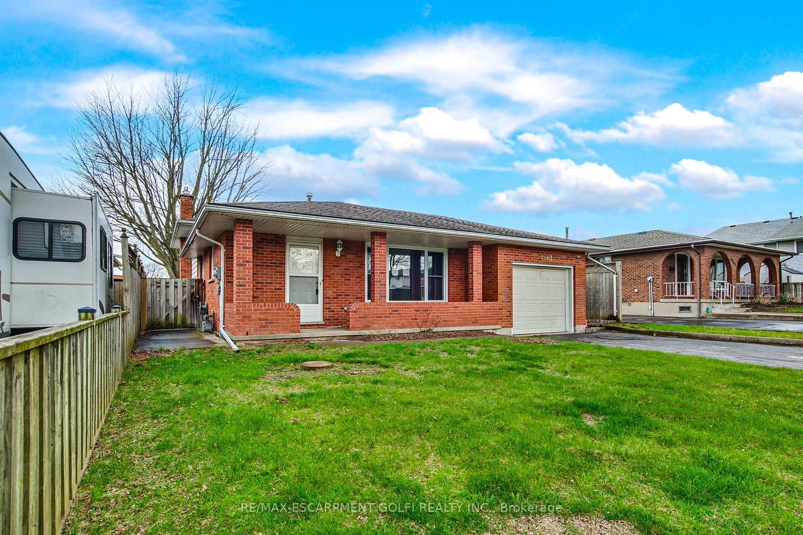 Detached House for sale at 4983 University Avenue, Niagara Falls, Morrison, L2E 7B9 - MLS: X12101956