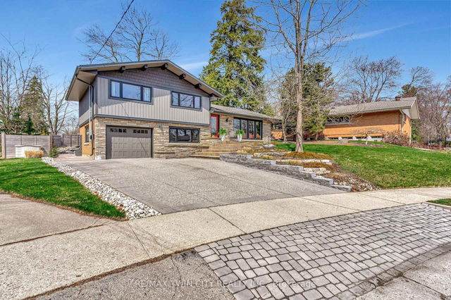 12 Farmbrook Place