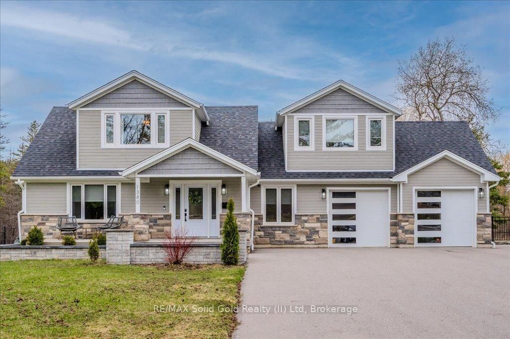 Detached House for sale at 1380 Doon Village Road, Kitchener, N2P 1A5 - MLS: X12102247