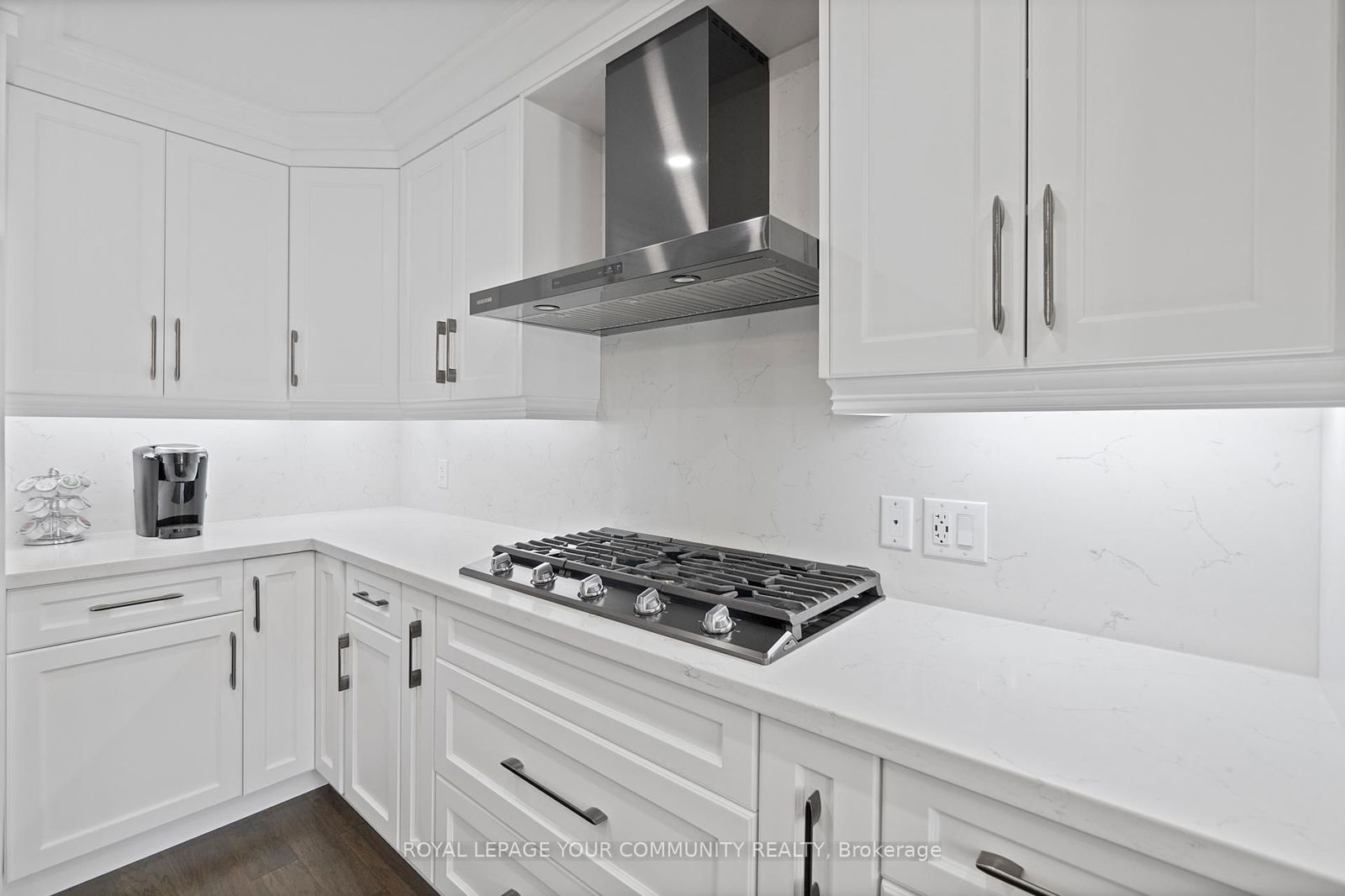 Townhouse for sale at 19 Bethune Avenue, Hamilton, Hannon, L0R 1P0 - MLS: X12102280
