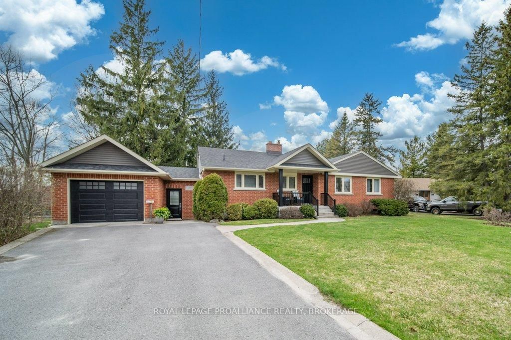 Detached House sold at 1121 Lincoln Drive, Kingston, South of Taylor-Kidd Blvd, K7M 4Z7 - MLS: X12102316