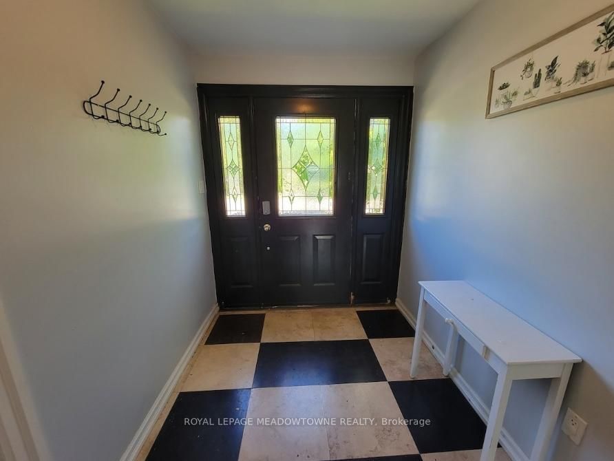 Detached House for sale at 557 Geneva Street, St. Catharines, Lakeport, L2N 2J1 - MLS: X12102441