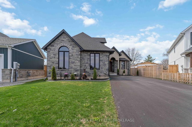 3555 CANFIELD Crescent