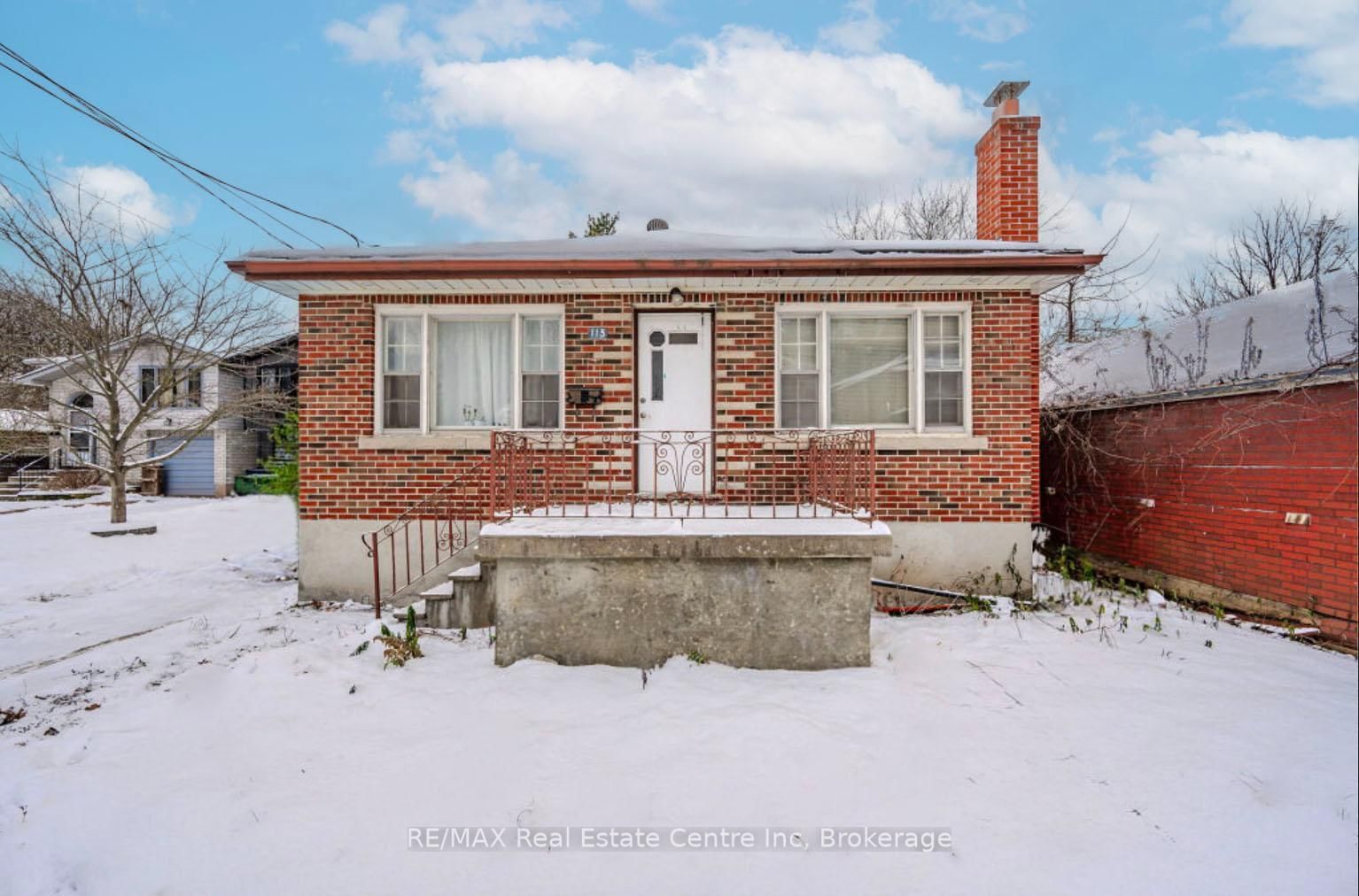 Detached House sold at 113 Elizabeth Street, Guelph, St. Patrick's Ward, N1E 2X4 - MLS: X12102480