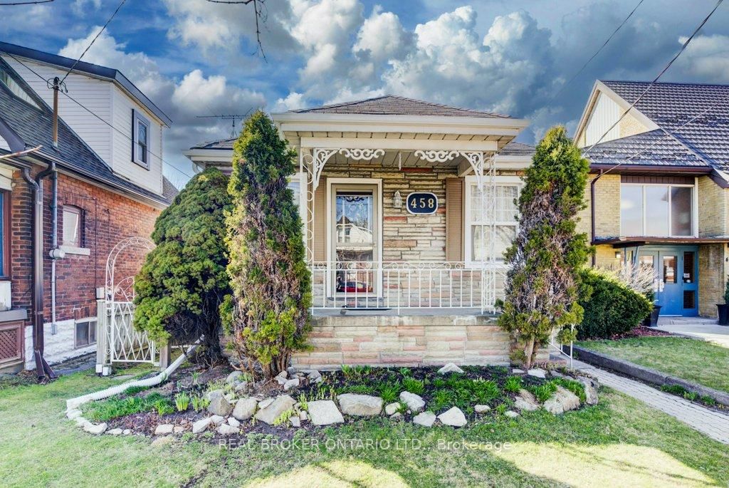 Detached House for sale at 458 Upper Wentworth Street, Hamilton, Inch Park, L9A 4T7 - MLS: X12102639