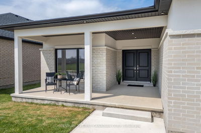 261 Stathis Blvd, Sarnia - Sarnia image-0-2