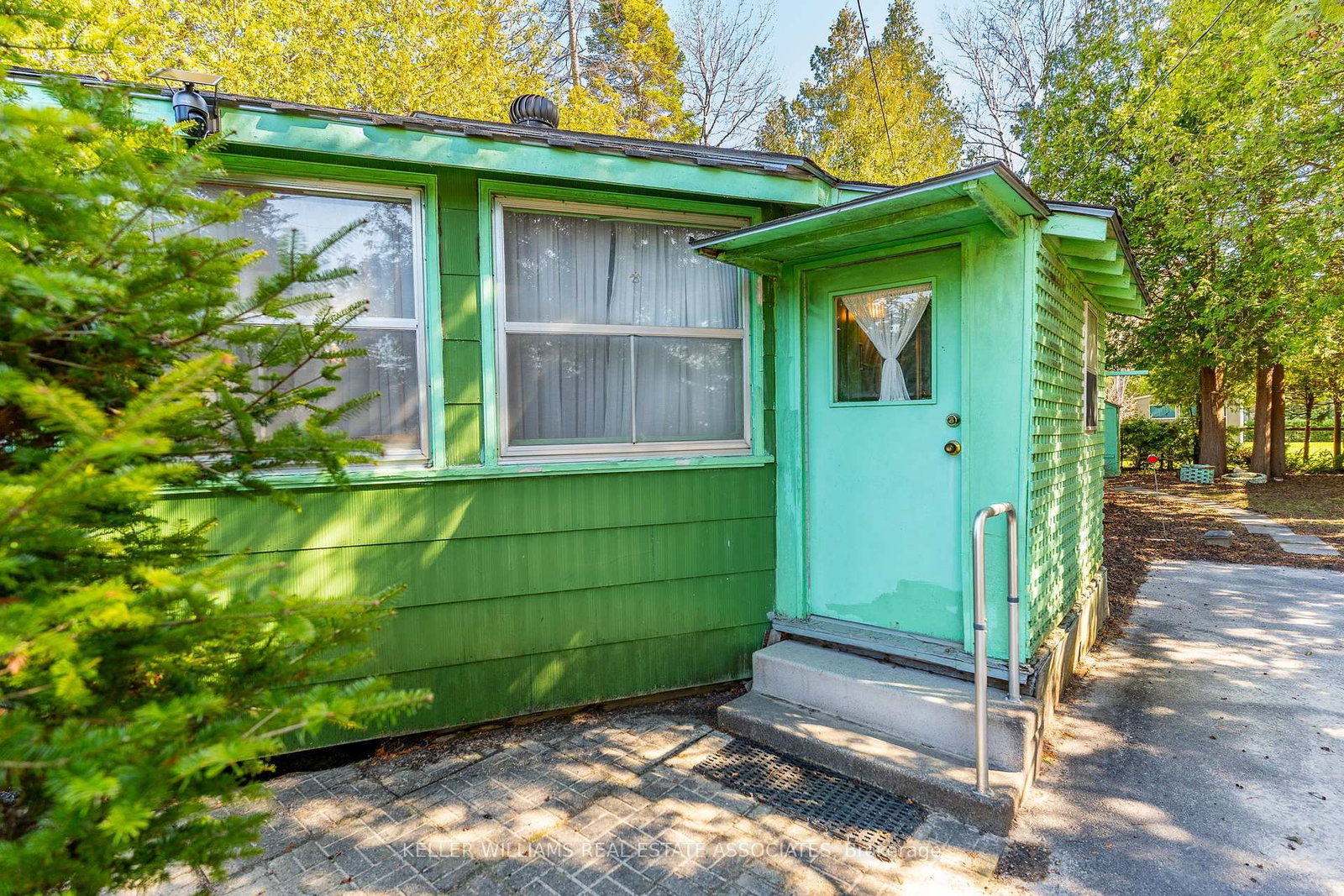 Listing Image 7