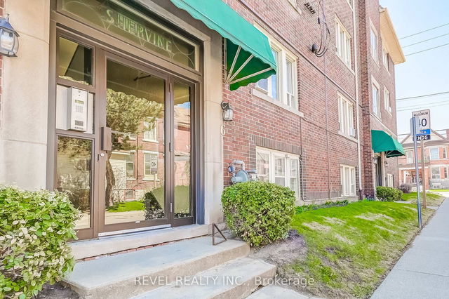 22 - 6 Vineland Avenue
