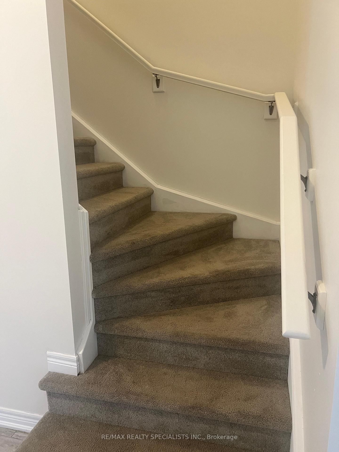 12 DAMUDE Avenue - Photo 5