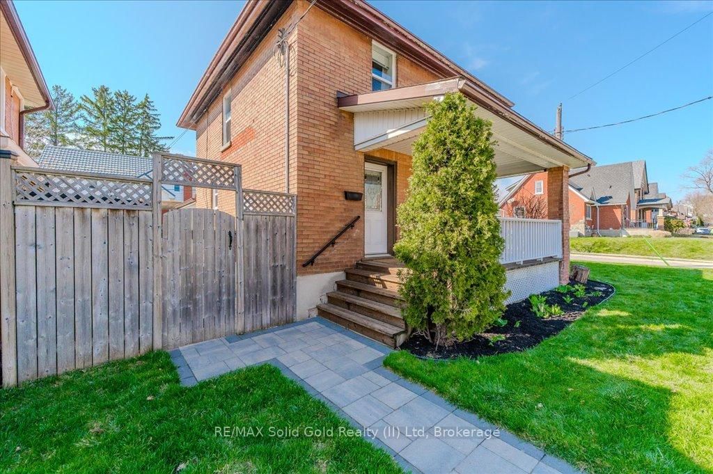 Detached House for sale at 30 Onward Avenue, Kitchener, N2H 3J7 - MLS: X12102962