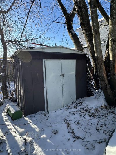 Unit 226 1/2 — 226-226 1/2 Fourth St, Cornwall - Cornwall image-0-4