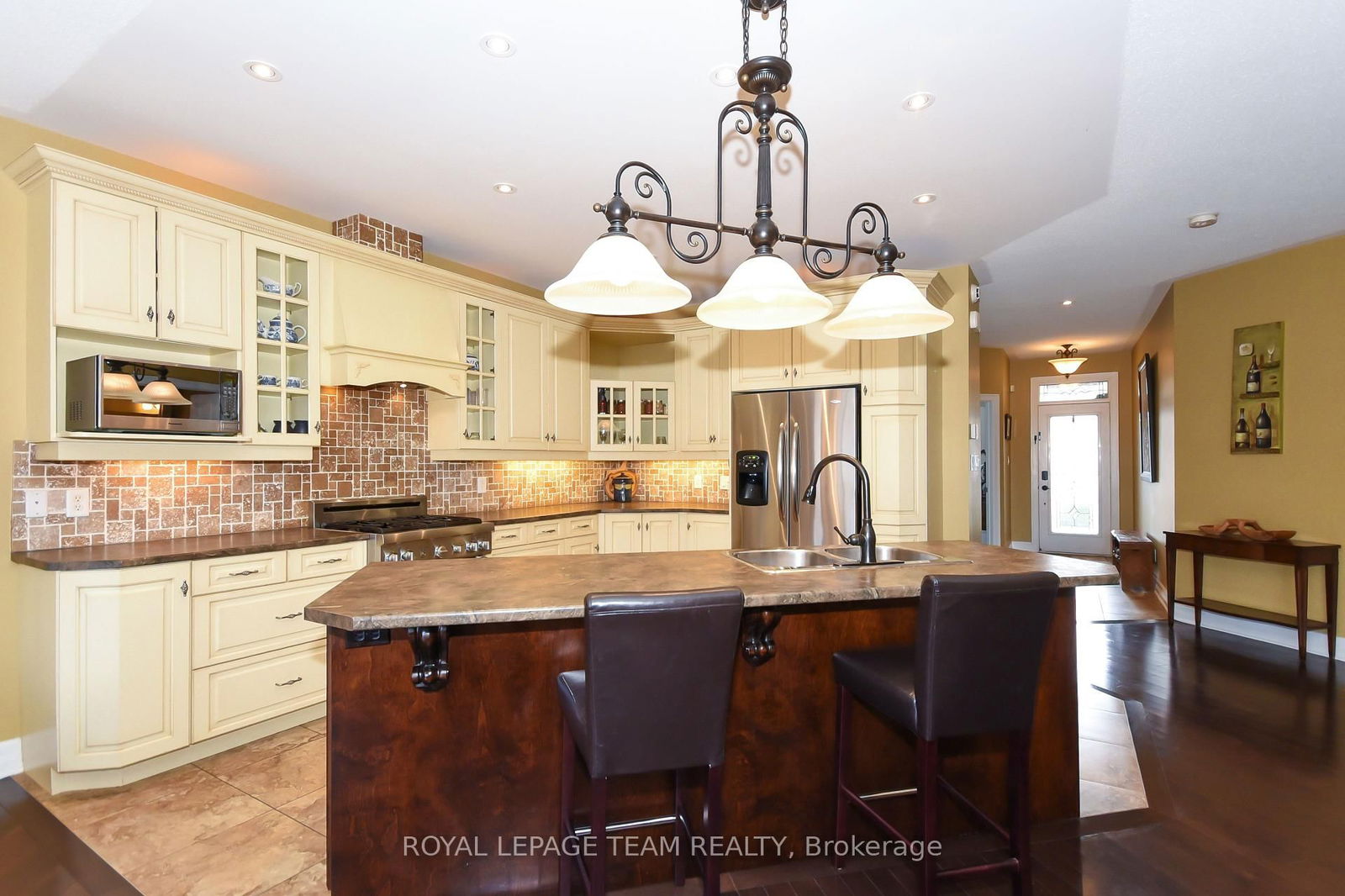 Townhouse sold at 267 Cairnsmore Circle, Ottawa, Barrhaven - Stonebridge, K2J 0G5 - MLS: X12103436