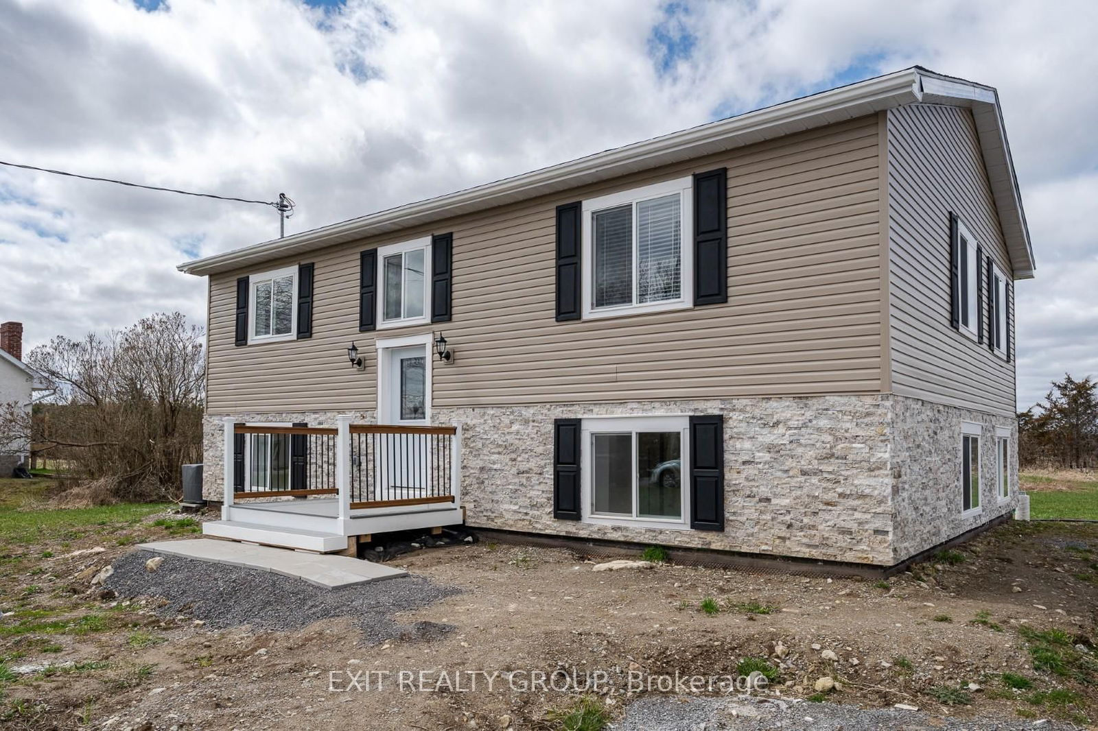 Detached House sold at 103 Roblin Road, Greater Napanee, Greater Napanee, K0K 2W0 - MLS: X12103459