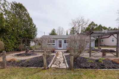 12 Guelph St, South Bruce Peninsula - South Bruce Peninsula image-0-1