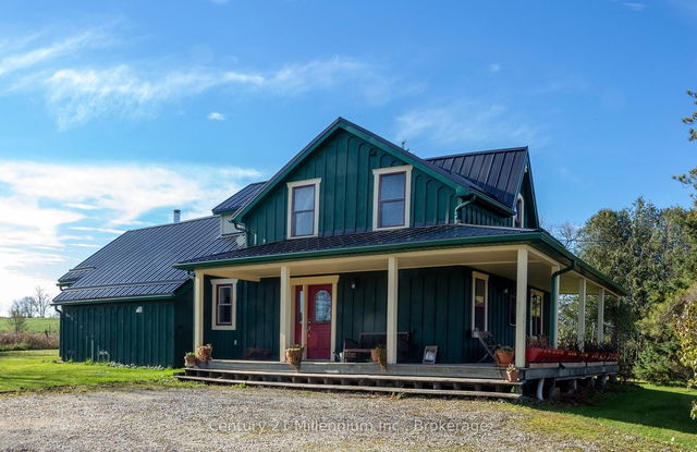 725292 12 Grey Road