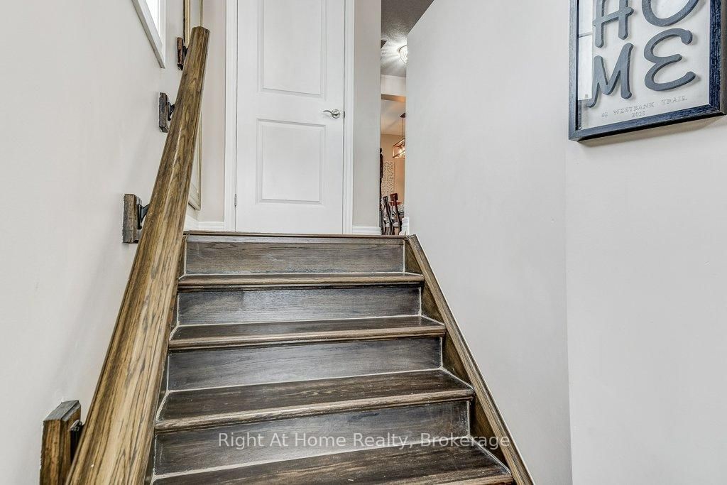 Townhouse for sale at 62 Westbank Trail, Hamilton, Stoney Creek Mountain, L8J 0H5 - MLS: X12103586